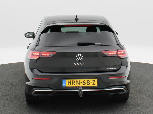 Volkswagen GOLF 1.5 eHybrid 204 Pk Automaat Style Edition | Stoel/ Stuur Verwarming | Camera | Trekhaak | Full LED | Navigatie | Carplay | 18 Inch | 27.493 Km !!