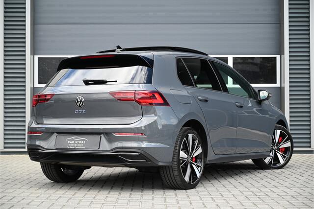 Volkswagen GOLF 1.4 GTE 245 PK / PANO / IQ LIGHTS / HEAD UP DISPLAY / CAMERA / BLIND SPOT / TREKHAAK / HEXAGON LED / 18"
