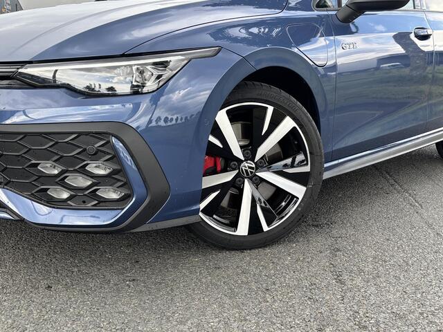 Volkswagen GOLF 1.5 eHybrid GTE | Panoramadak | Garantie tot 12-2030* | Stoelverkoeling | HUD | Trekhaak| Lederen bekleding | Apple Carplay/Android Auto | IQ Light |