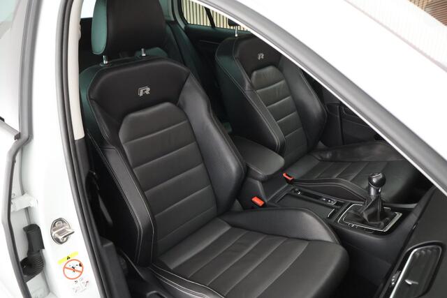 Volkswagen GOLF 1.5 TSI 150pk 2x R-Line Panoramadak Dynaudio Leder Trekhaak LED Navigatie