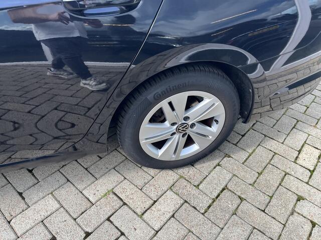 Volkswagen GOLF Variant 1.0 eTSI Life Carplay / Led / Acc / Lmv