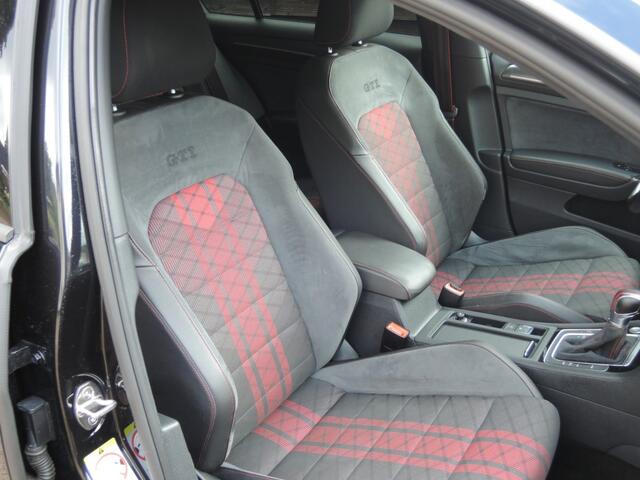 Volkswagen GOLF 2.0 TSI GTI TCR Akra Pano Dyna Camera Acc Lane Blis