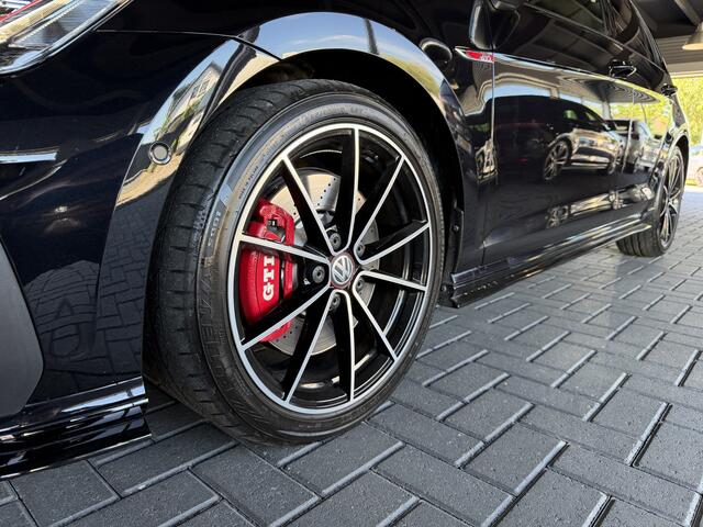 Volkswagen GOLF 2.0 TSI GTI TCR DCC/ACC/PANO/DYNAUDIO/CAMERA/DEALER ONDERHOUDEN!