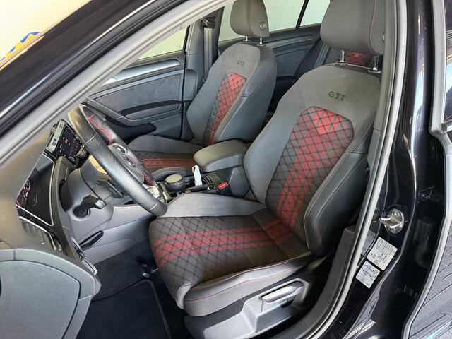 Volkswagen GOLF 2.0 TSI GTI TCR DCC/ACC/PANO/DYNAUDIO/CAMERA/DEALER ONDERHOUDEN!