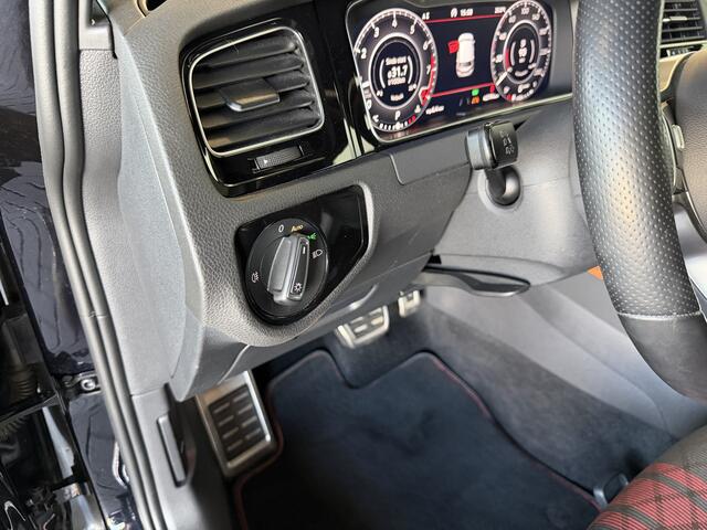 Volkswagen GOLF 2.0 TSI GTI TCR DCC/ACC/PANO/DYNAUDIO/CAMERA/DEALER ONDERHOUDEN!