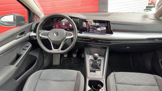 Volkswagen GOLF 1.0 TSI Life CARPLAY / CLIMA / PDC V+A / LED / TREKHAAK / LANE ASS / 6 VERSN