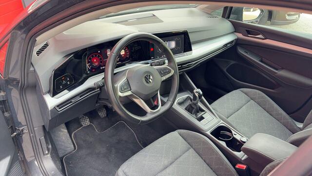 Volkswagen GOLF 1.0 TSI Life CARPLAY / CLIMA / PDC V+A / LED / TREKHAAK / LANE ASS / 6 VERSN