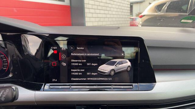 Volkswagen GOLF 1.0 TSI Life CARPLAY / CLIMA / PDC V+A / LED / TREKHAAK / LANE ASS / 6 VERSN
