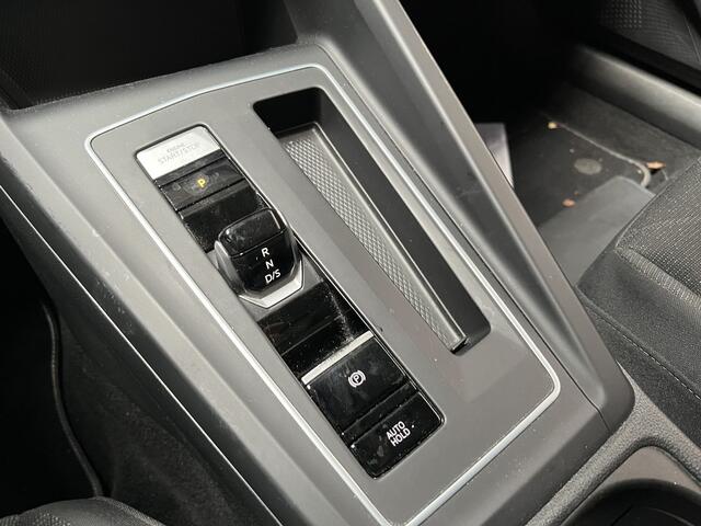 Volkswagen GOLF Variant 1.0 eTSI Life / AUTOMAAT/ PANO/ TREKHAAK/ ACC/ PARK.SENSOREN V+A/ APP-CONNECT/ STUUR+STOELVERWARM./ DODEHOEK/ KEYLESS/ DIGITAL DASH/ NAVI/ DAB/ CLIMA
