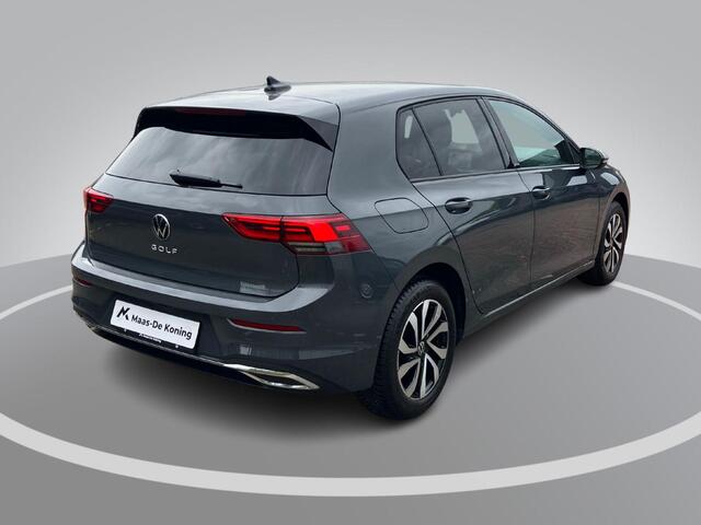 Volkswagen GOLF 1.5TSI/150PK Active · Navigatie · Camera + Parkeersensoren · Apple Carplay/Android Auto · Garantie t/m 08-12-2027 of 100.000km