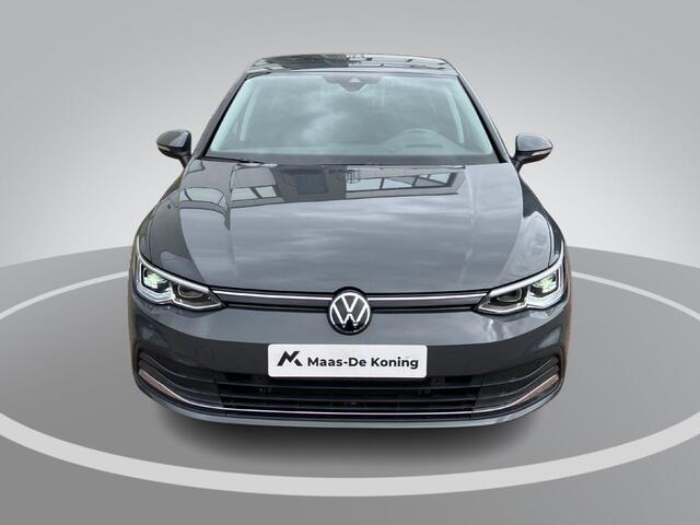 Volkswagen GOLF 1.5TSI/150PK Active · Navigatie · Camera + Parkeersensoren · Apple Carplay/Android Auto · Garantie t/m 08-12-2027 of 100.000km