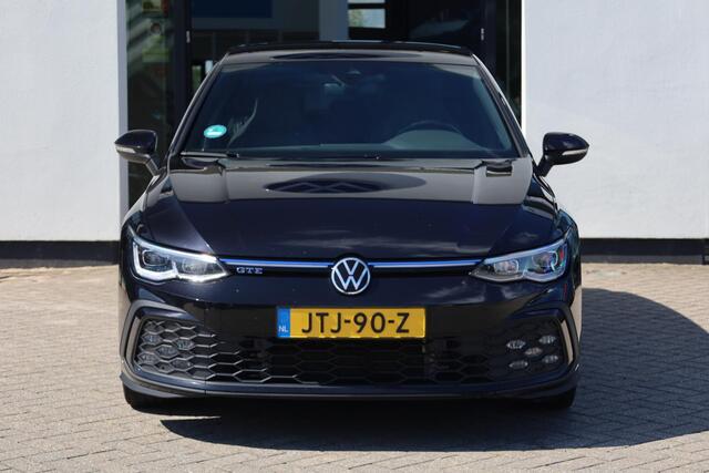 Volkswagen GOLF 1.4 eHybrid GTE SOH 88,53% | 245PK / 180kW DSG, Blackstyle pakket, 18" 'Bergamo' LMV, achteruitrijcamera (Rear View), keyless, dodehoekdetectie (Side Assist), parkeerassistent (Park Assist), navigatie, LED mistlampen, verwarmbare voorstoelen, verwarmbaar multifunctioneel lederen stuurwiel, adaptieve cruise control (ACC) met Travel Assist, elektrisch verstel-, verwarm- en inklapbare buitenspiegels, Apple Carplay & Android Auto, 3-zone climatronic, parkeersensoren voor en achter (PDC), DAB+, navigatie