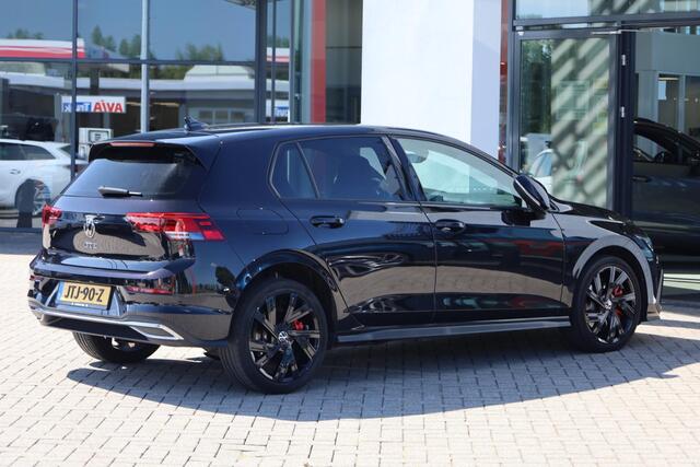 Volkswagen GOLF 1.4 eHybrid GTE SOH 88,53% | 245PK / 180kW DSG, Blackstyle pakket, 18" 'Bergamo' LMV, achteruitrijcamera (Rear View), keyless, dodehoekdetectie (Side Assist), parkeerassistent (Park Assist), navigatie, LED mistlampen, verwarmbare voorstoelen, verwarmbaar multifunctioneel lederen stuurwiel, adaptieve cruise control (ACC) met Travel Assist, elektrisch verstel-, verwarm- en inklapbare buitenspiegels, Apple Carplay & Android Auto, 3-zone climatronic, parkeersensoren voor en achter (PDC), DAB+, navigatie