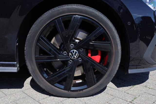 Volkswagen GOLF 1.4 eHybrid GTE SOH 88,53% | 245PK / 180kW DSG, Blackstyle pakket, 18" 'Bergamo' LMV, achteruitrijcamera (Rear View), keyless, dodehoekdetectie (Side Assist), parkeerassistent (Park Assist), navigatie, LED mistlampen, verwarmbare voorstoelen, verwarmbaar multifunctioneel lederen stuurwiel, adaptieve cruise control (ACC) met Travel Assist, elektrisch verstel-, verwarm- en inklapbare buitenspiegels, Apple Carplay & Android Auto, 3-zone climatronic, parkeersensoren voor en achter (PDC), DAB+, navigatie