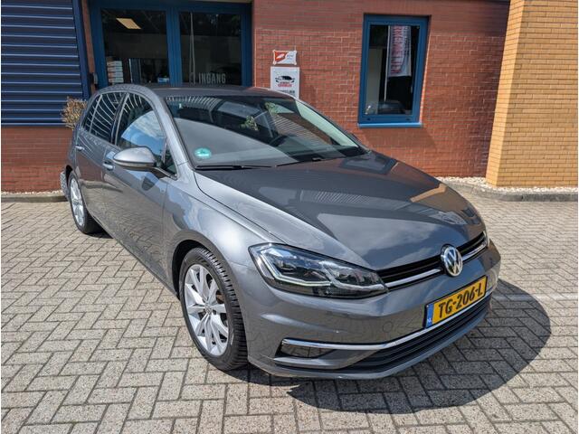 Volkswagen GOLF 1.0 TSI Highline BNS R, ADAPcruise, PDC v+a, Trekhaak, Navi