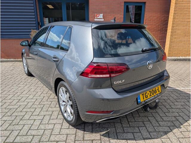 Volkswagen GOLF 1.0 TSI Highline BNS R, ADAPcruise, PDC v+a, Trekhaak, Navi