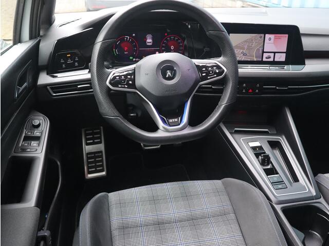 Volkswagen GOLF GTE 1.4 eHybrid 245pk DSG | NAVI | SCHUIF/KANTELDAK | TREKHAAK | CLIMA | CAMERA |