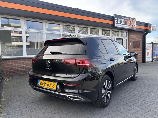 Volkswagen GOLF 1.5 eTSI Oranje Edition Carplay - Stuur en Stoelverwarming - Full Options -
