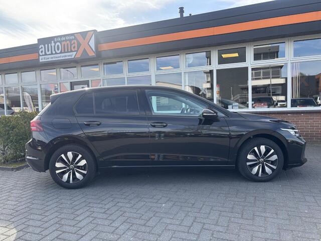 Volkswagen GOLF 1.5 eTSI Oranje Edition Carplay - Stuur en Stoelverwarming - Full Options -