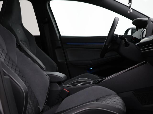 Volkswagen GOLF 1.5 eTSI 130pk DSG R-Line · Apple/Android Car Play · P-Sensoren · Navigatie · Sfeerverlichting · 17 Inch · Garantie t/m 12-02-2028 of 100.000km