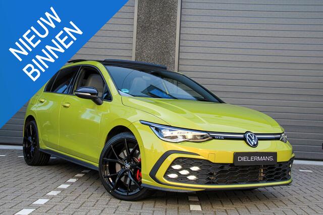 Volkswagen GOLF 1.4 eHybrid GTE | Pano | Vol Leder | Head up | IQ | Elektr. trekhaak | Black Style | 19' Estoril | LED verstralers onderbumper | Uniek > Letterlijk full option | Yellow metallic