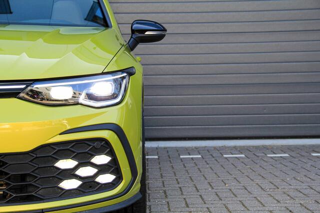 Volkswagen GOLF 1.4 eHybrid GTE | Pano | Vol Leder | Head up | IQ | Elektr. trekhaak | Black Style | 19' Estoril | LED verstralers onderbumper | Uniek > Letterlijk full option | Yellow metallic