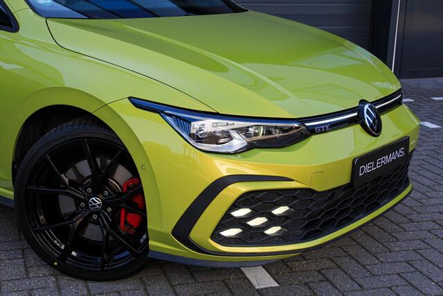 Volkswagen GOLF 1.4 eHybrid GTE | Pano | Vol Leder | Head up | IQ | Elektr. trekhaak | Black Style | 19' Estoril | LED verstralers onderbumper | Uniek > Letterlijk full option | Yellow metallic
