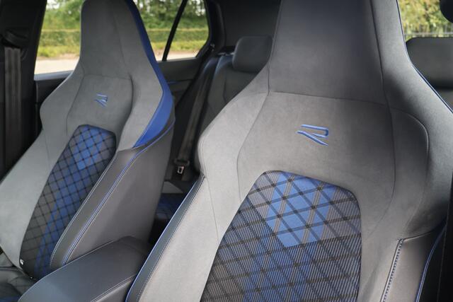 Volkswagen GOLF 2.0 TSI R 4Motion AKRAPOVIC | NÜRBURGRING | CAMERA | STOELVERWARMING | ACC | STUURVERWARMING |