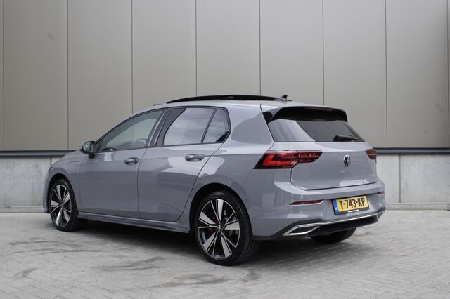 Volkswagen GOLF 1.4 eHybrid GTE | Pano | Heads-up | Keyless entry | Dodehoek detectie |