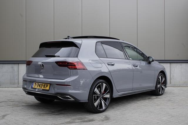 Volkswagen GOLF 1.4 eHybrid GTE | Pano | Heads-up | Keyless entry | Dodehoek detectie |