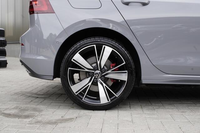 Volkswagen GOLF 1.4 eHybrid GTE | Pano | Heads-up | Keyless entry | Dodehoek detectie |