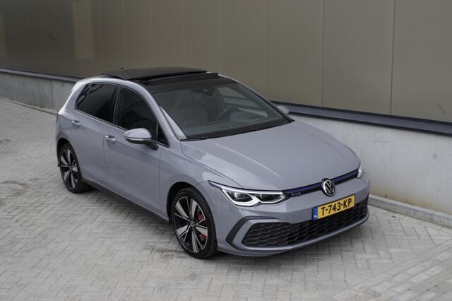 Volkswagen GOLF 1.4 eHybrid GTE | Pano | Heads-up | Keyless entry | Dodehoek detectie |