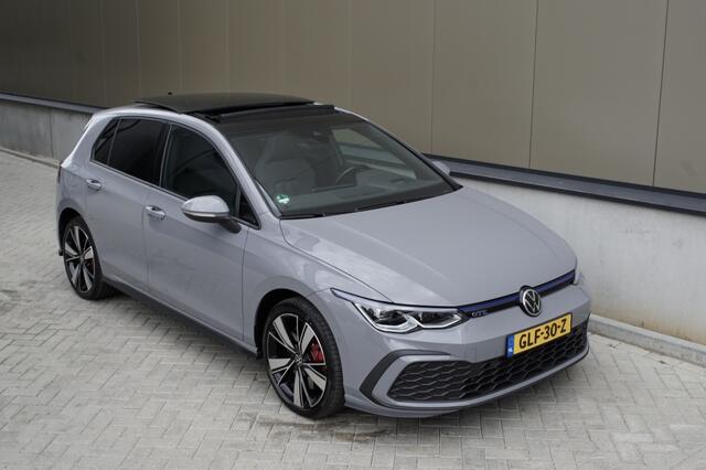 Volkswagen GOLF 1.4 eHybrid GTE | Pano | Heads-up | Keyless entry | Dodehoek detectie |