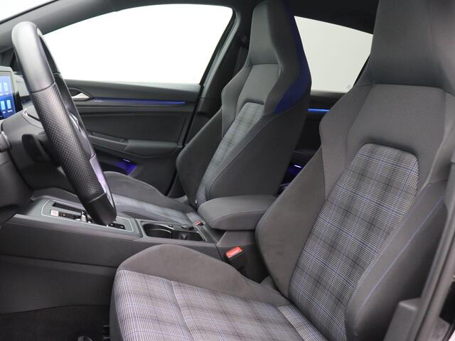 Volkswagen GOLF 1.4 eHybrid GTE 245PK DSG Achteruitrijcamera, Adaptieve Cruise Control, 18" LM Velgen, Navi, Stoel-stuurverwarming, Parkeersensoren voor en achter