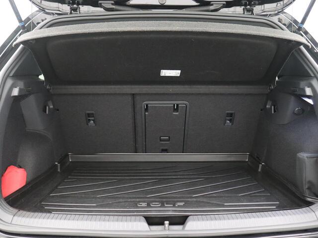 Volkswagen GOLF 1.4 eHybrid GTE 245PK DSG Achteruitrijcamera, Adaptieve Cruise Control, 18" LM Velgen, Navi, Stoel-stuurverwarming, Parkeersensoren voor en achter
