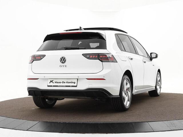 Volkswagen GOLF 1.5 eHybrid 272pk DSG GTE · Panoramadak · 360 Camera · Head-Up Display · Matrix LED · Optiekpakket Zwart · Dodehoeksensor · Garantie t/m 10-11-2030 of 100.000km