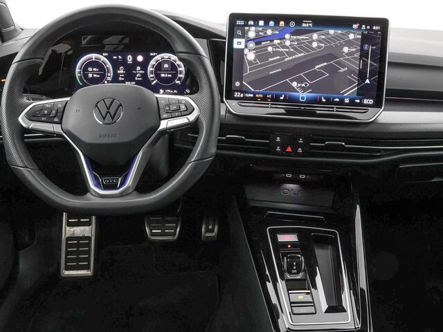 Volkswagen GOLF 1.5 eHybrid 272pk DSG GTE · Panoramadak · 360 Camera · Head-Up Display · Matrix LED · Optiekpakket Zwart · Dodehoeksensor · Garantie t/m 10-11-2030 of 100.000km