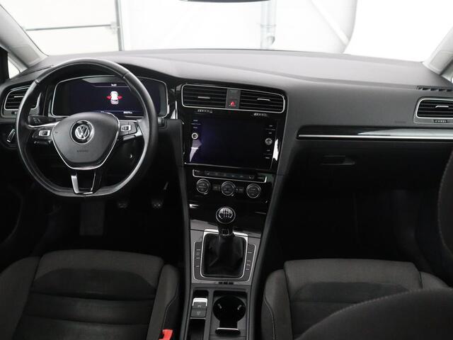 Volkswagen GOLF 1.5 TSI Highline Business R | Adaptive cruise | Stoelverwarming | Climate control | Navigatie | Carplay | Virtueel dashboard | Park assist | Trekhaak | 17" velgen