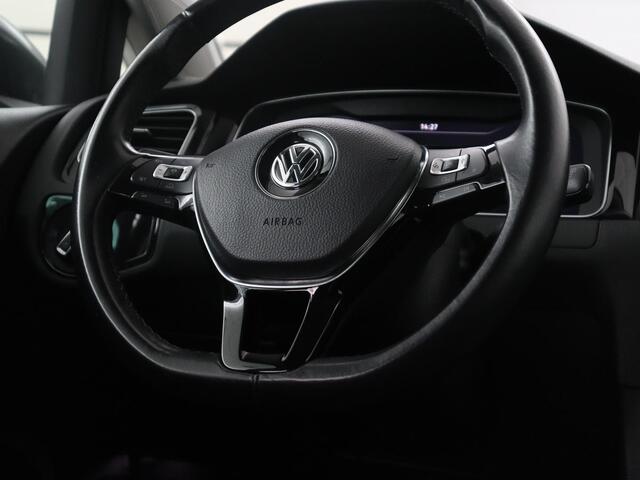 Volkswagen GOLF 1.5 TSI Highline Business R | Adaptive cruise | Stoelverwarming | Climate control | Navigatie | Carplay | Virtueel dashboard | Park assist | Trekhaak | 17" velgen