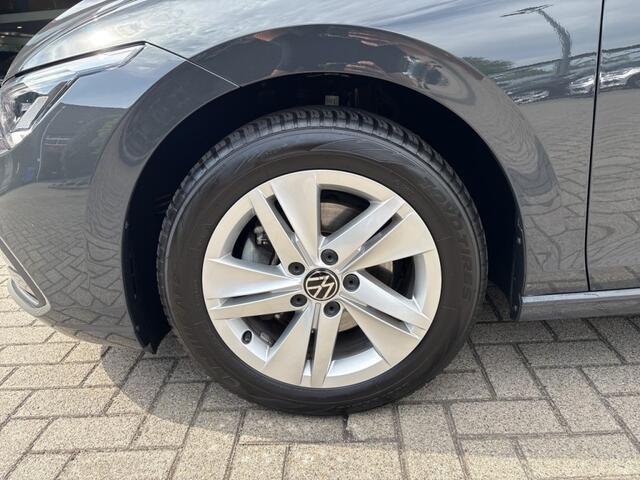 Volkswagen GOLF 1.0 eTSI DSG LIFE TREKHAAK/NAVI/ACC/STOELVERW/CAMERA