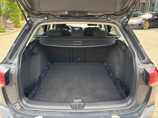 Volkswagen GOLF 1.0 eTSI DSG LIFE TREKHAAK/NAVI/ACC/STOELVERW/CAMERA