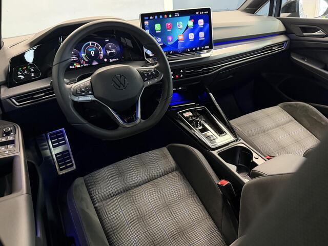 Volkswagen GOLF 1.5 eHybrid GTE | Trekhaak |Adaptive cruise | 360 | Head-up | Sfeer |Stoelverwarming | Carplay |