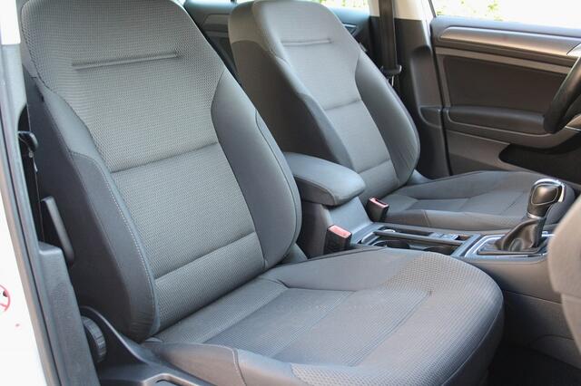 Volkswagen GOLF 1.0 TSI / DSG / Carplay / Cruise Cntrl.