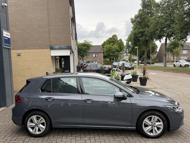 Volkswagen GOLF 1.0 TSI Life / Airco clima/ Navigatie/ Cruise/ Apple carplay/ PDC/ LED/ LMV/ Digitaal display