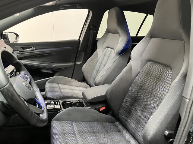 Volkswagen GOLF 1.5 eHybrid GTE / FABRIEKSGARANTIE TM 02-2031/ 272 PK/ PANO/ TREKHAAK/ 360 CAMERA/ 18'' LMV/ HEAD-UP DISPLAY/ DCC/ DODE HOEK/ IQ. LIGHT/ ADAPT. CRUISE/ TRAVEL ASSIST/ STOEL-STUURVERWARM./ NAVI/ CLIMA/ DAB/ 1