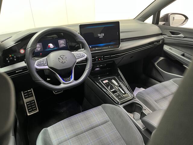 Volkswagen GOLF 1.5 eHybrid GTE / FABRIEKSGARANTIE TM 02-2031/ 272 PK/ PANO/ TREKHAAK/ 360 CAMERA/ 18'' LMV/ HEAD-UP DISPLAY/ DCC/ DODE HOEK/ IQ. LIGHT/ ADAPT. CRUISE/ TRAVEL ASSIST/ STOEL-STUURVERWARM./ NAVI/ CLIMA/ DAB/ 1