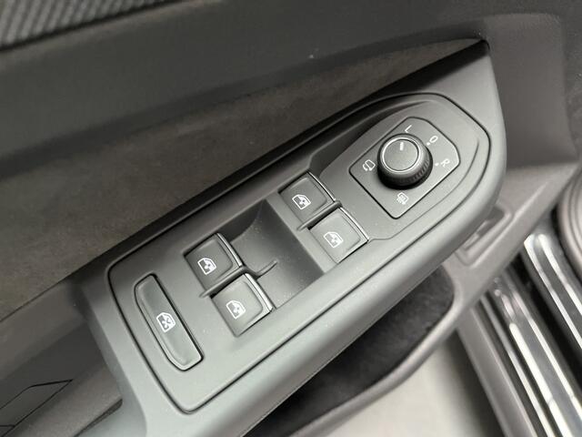 Volkswagen GOLF 1.5 eHybrid GTE / FABRIEKSGARANTIE TM 02-2031/ 272 PK/ PANO/ TREKHAAK/ 360 CAMERA/ 18'' LMV/ HEAD-UP DISPLAY/ DCC/ DODE HOEK/ IQ. LIGHT/ ADAPT. CRUISE/ TRAVEL ASSIST/ STOEL-STUURVERWARM./ NAVI/ CLIMA/ DAB/ 1