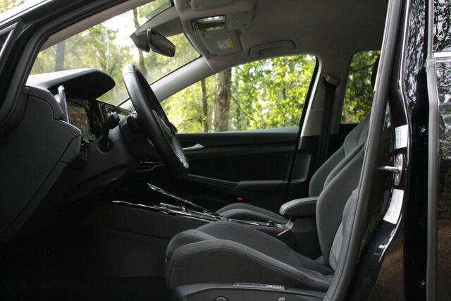 Volkswagen GOLF 1.4 eHybrid Style | IQ | Carplay | Ambient | Travel Ass.