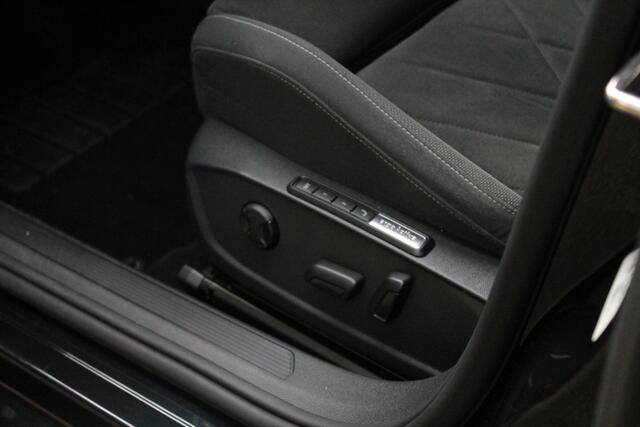 Volkswagen GOLF 1.4 eHybrid Style | IQ | Carplay | Ambient | Travel Ass.