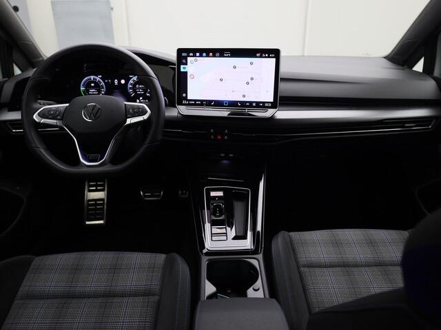 Volkswagen GOLF GTE 1.5eHybrid 272PK GTE · Navigatie · Apple Car Play · Camera + Parkeersensoren · Garantie t/m 18-03-2030 of 100000km